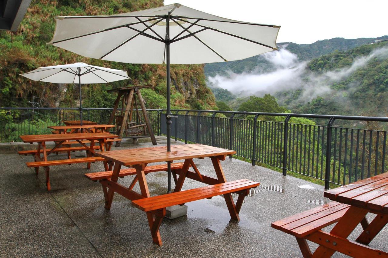 Romeo Inn Zhushan Esterno foto