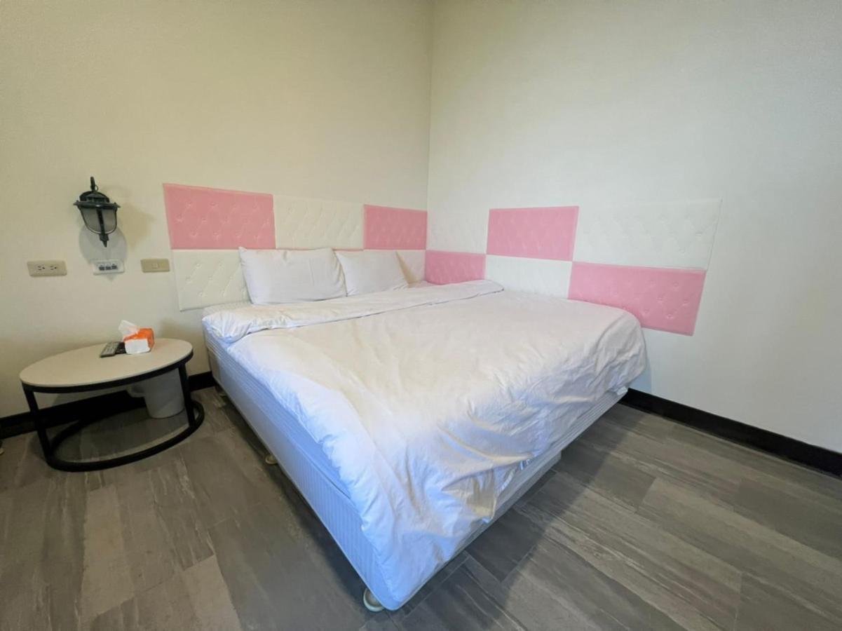 Romeo Inn Zhushan Esterno foto